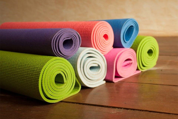 3 QUESTIONS TO ASK YOURSELF BEFORE BUYING A YOGA MAT